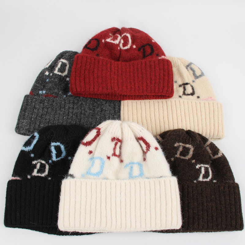 Czapka beanie z dzianiny żakar – Beanie Cuffed Knit recenzja i cena